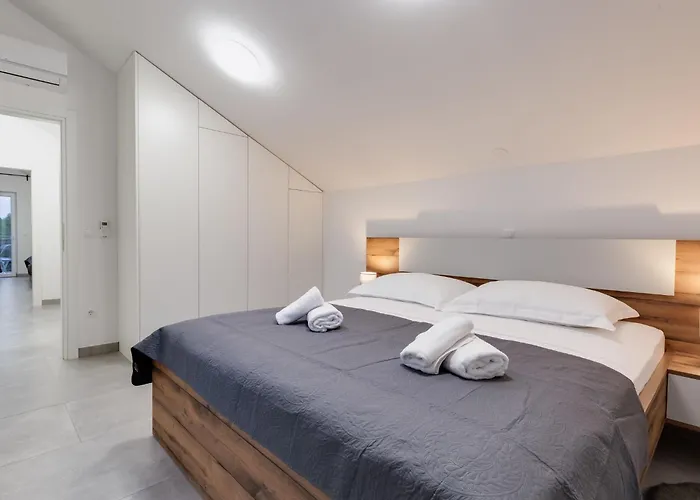 Holiday Home Tica By Interhome
