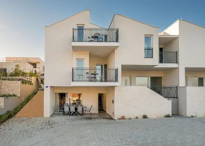 Holiday Home Tica By Interhome