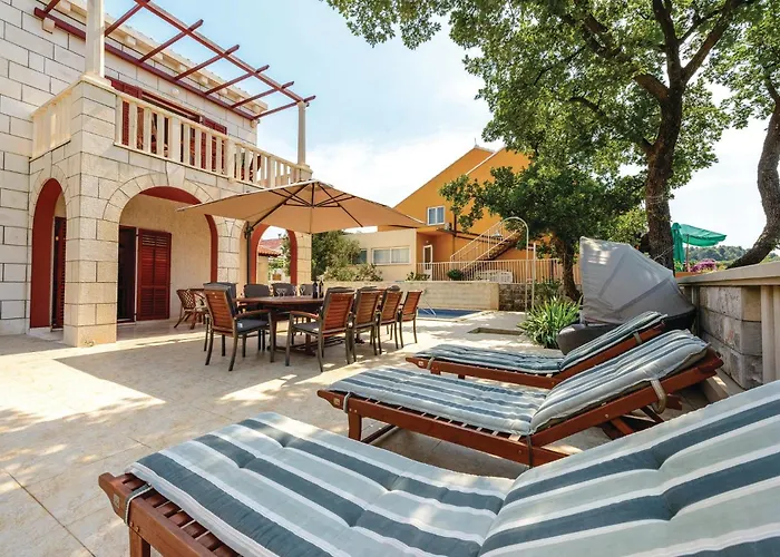 Awesome Home In Zaton Veliki
