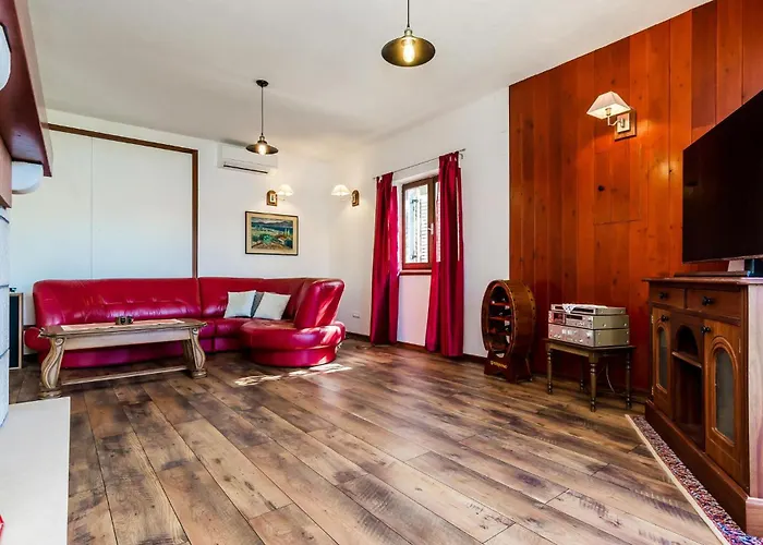 Awesome Home In Zaton