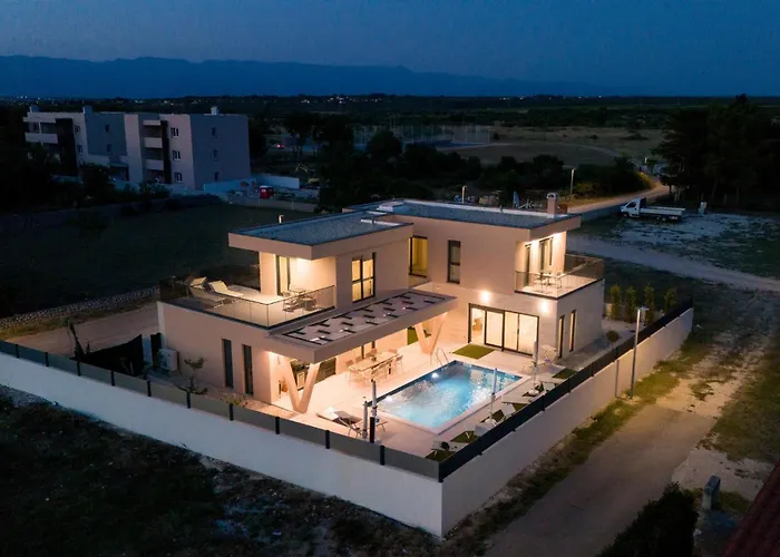 Amazing Home In Zaton